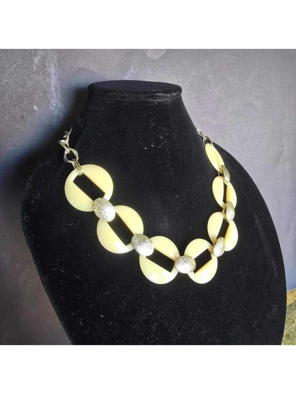 Vtg Talbots Confetti Cream Lucite Disc Statement Necklace with Gold Plated links - Picture 3 of 9